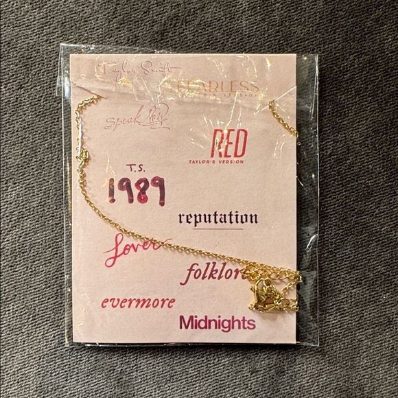 Taylor Swift 1989 Swiftie Gift Bundle Cosmetic Bag 1989 Necklace and Tote NEW - Picture 4 of 9